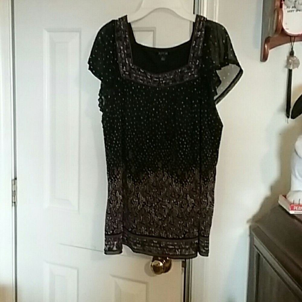 Apt 9 brand top