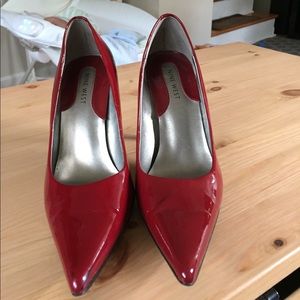 Nine West red pumps/heels 👠