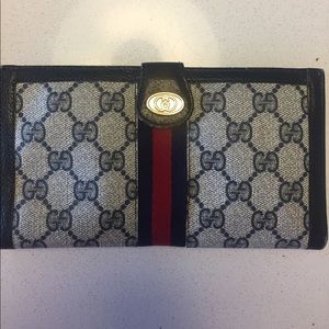 Vintage Gucci wallet