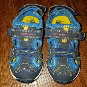 Stride Rite made2play sandals