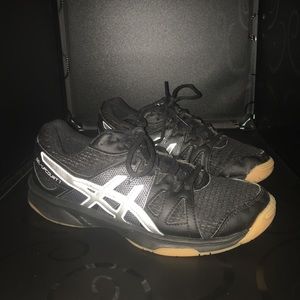 Barely used volleyball court shoes