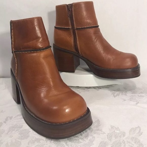 Frye Shoes - Frye Villager Ankle Platform VINTAGE Boots