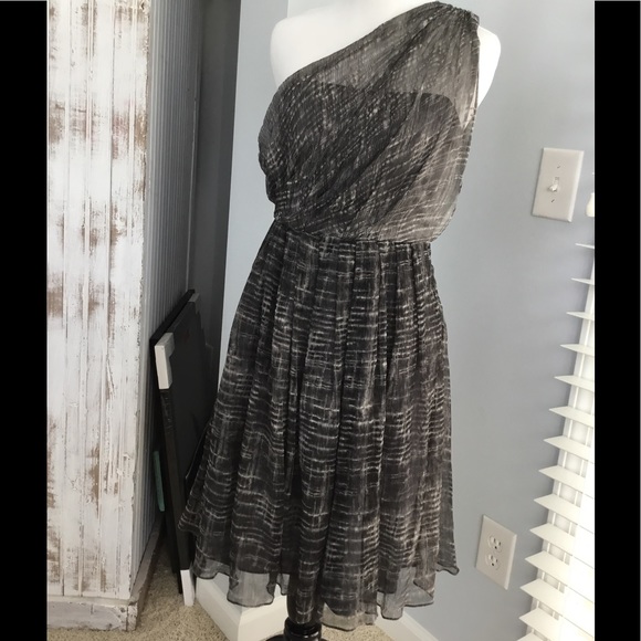 Alice + Olivia Dresses & Skirts - Alice + Olivia gray silk draped dress 🎉HP🎉