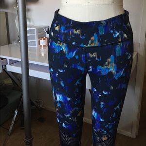 Painted look mesh paneled Zella Leggings sz S