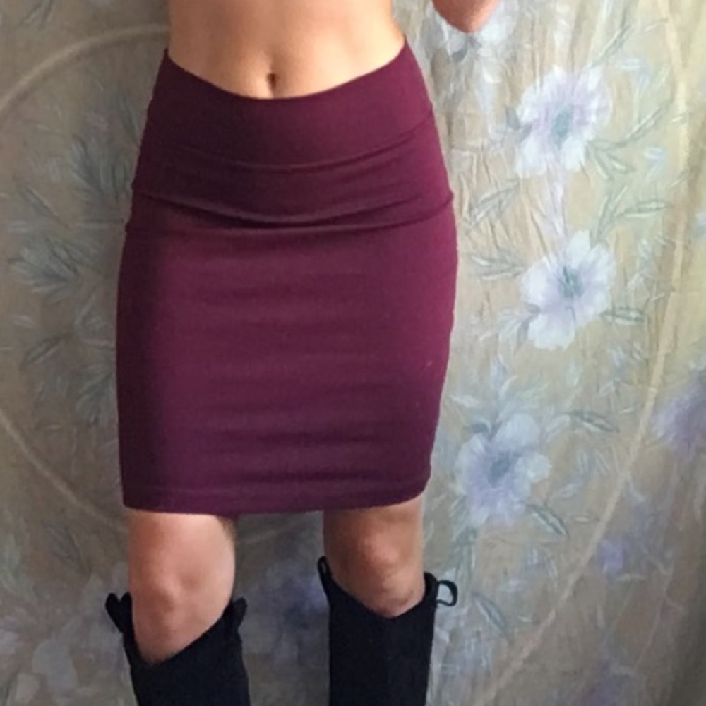 Burgundy pencil skirt