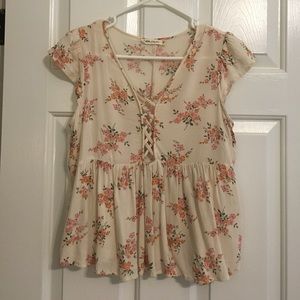 Super cute cream flowy top!