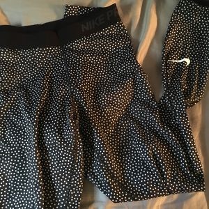 Nike pro Polka dot leggings