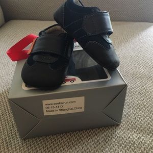 See Kia Run crib shoes 9-12m