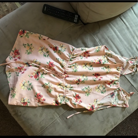 FLORAL ROMPER - Picture 1 of 2
