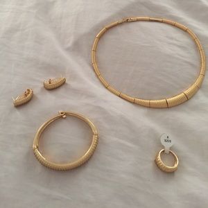 Woman's Jewelry