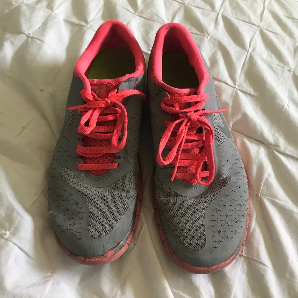 Woman's Nike 4.0 Free Run