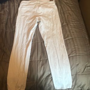 White skinny jeans