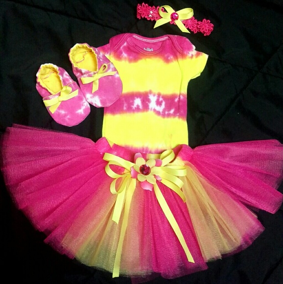 Infant tie dye tutu skirt outfit - Picture 1 of 3