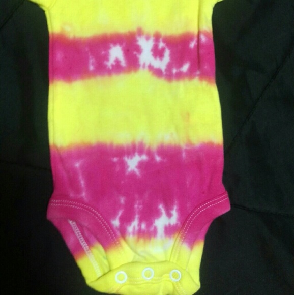 Infant tie dye tutu skirt outfit - Picture 3 of 3