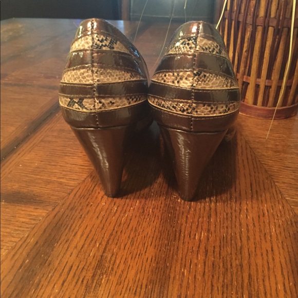 NO OFFERS! BRAND NEW NEVER WORN SHOES - Picture 2 of 3