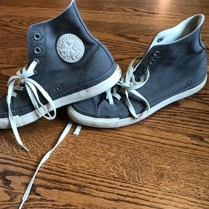 Gray converse high tops
