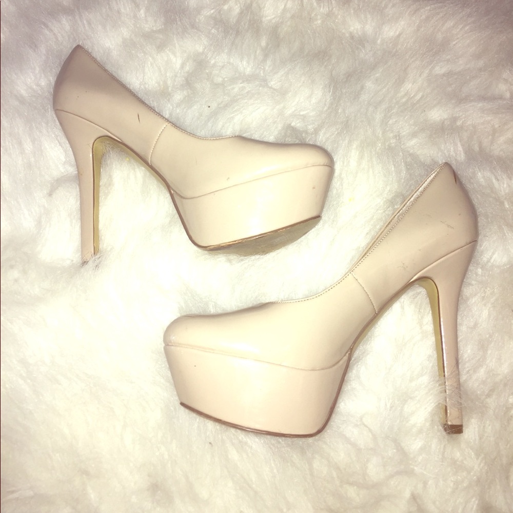 Size 6.5 Carlos Santana platform nude heels