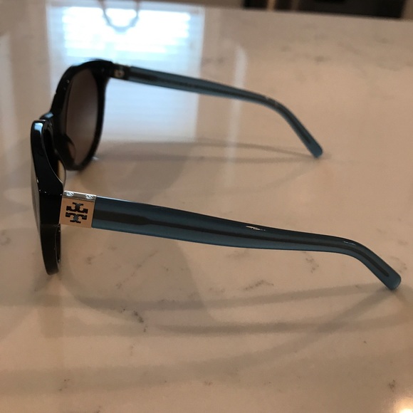 Tory Burch Vintage Round Sunglasses main image 5