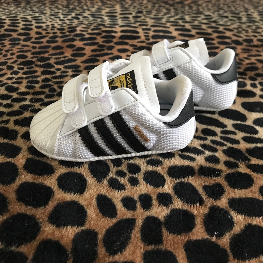 Classic shell toe crib adidas