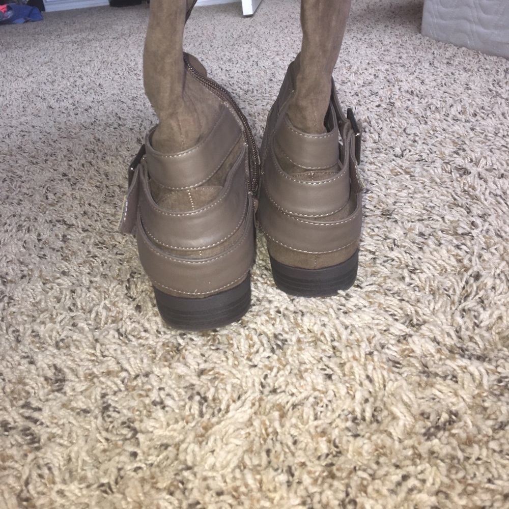 Brown suede knee high boots - Picture 2 of 4