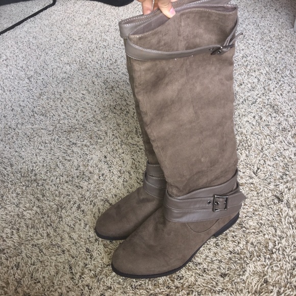 Brown suede knee high boots - Picture 1 of 4