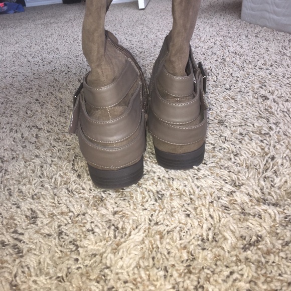 Brown suede knee high boots - Picture 2 of 4