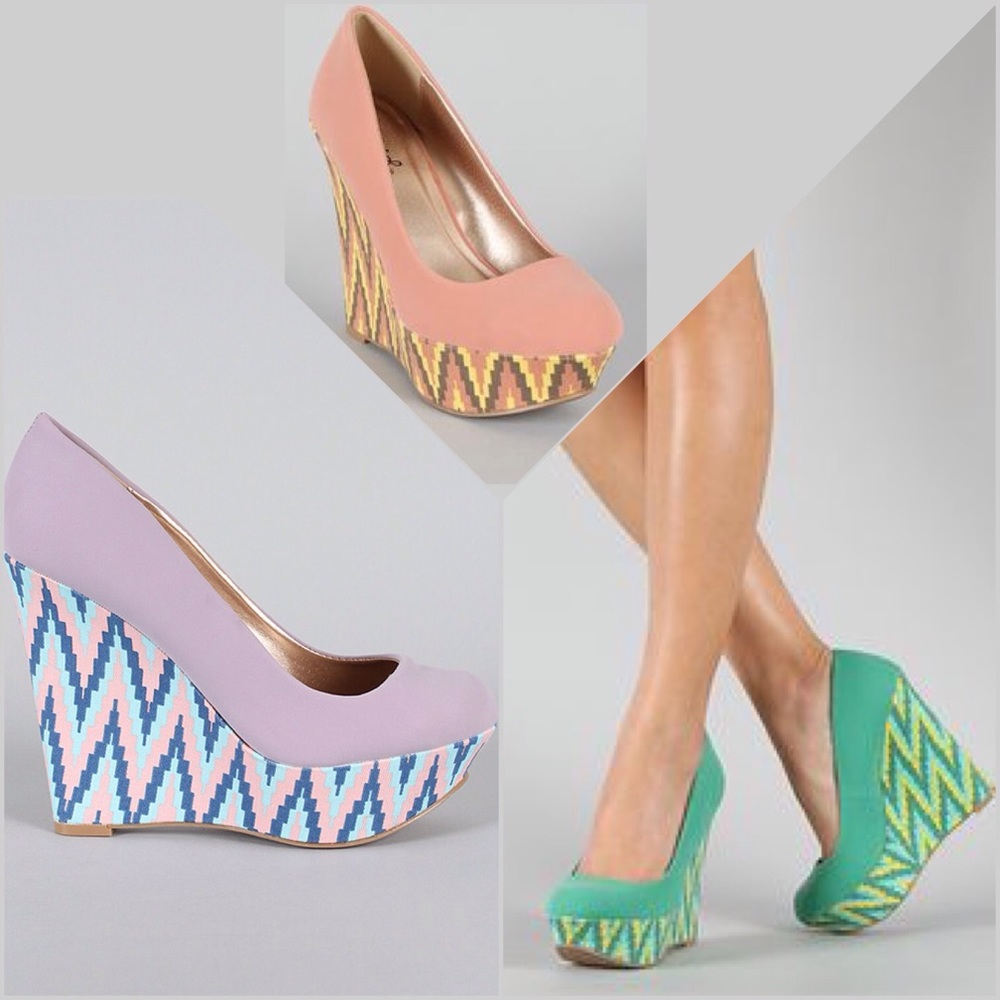 Qupid Worthy-111 Nubuck Round Toe Platform Wedge