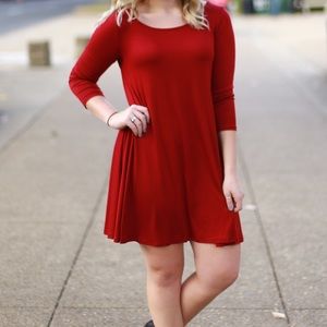 Short red 3/4 sleeve dress