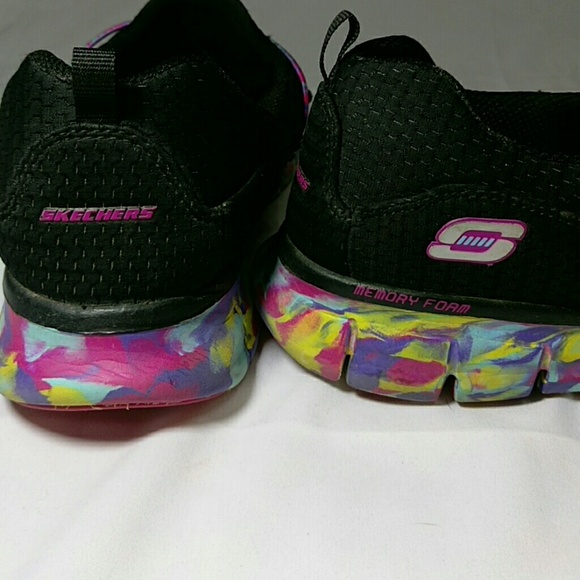 Sketchers - Picture 3 of 7