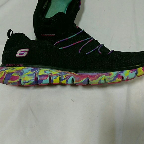 Sketchers - Picture 4 of 7
