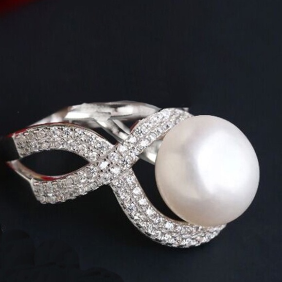 Boutique Jewelry - .925 Sterling Silver Pearl/white Topaz Ring. NWT