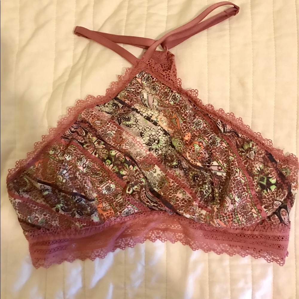 High-Neck floral lace bralette