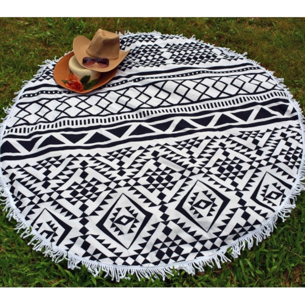 Round beach blanket