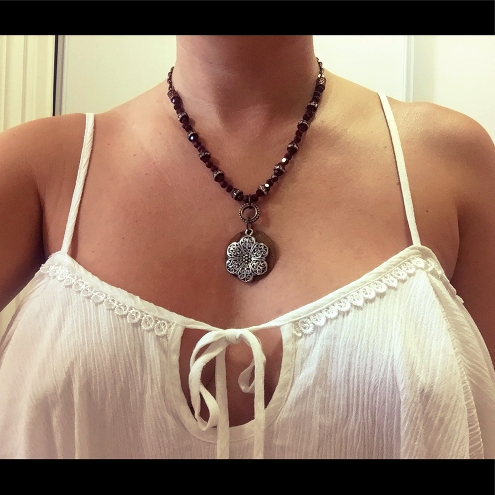 Flower Pendant Beaded Necklace 🌸