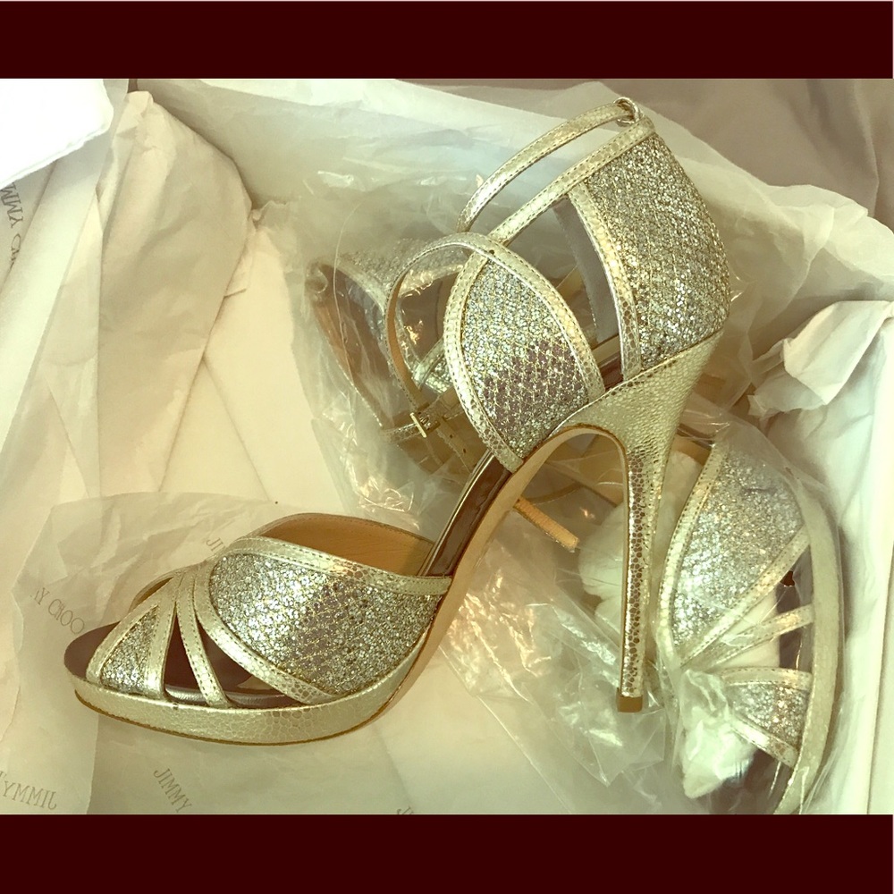 Jimmy choo pumps brand new never worn. Champagne.