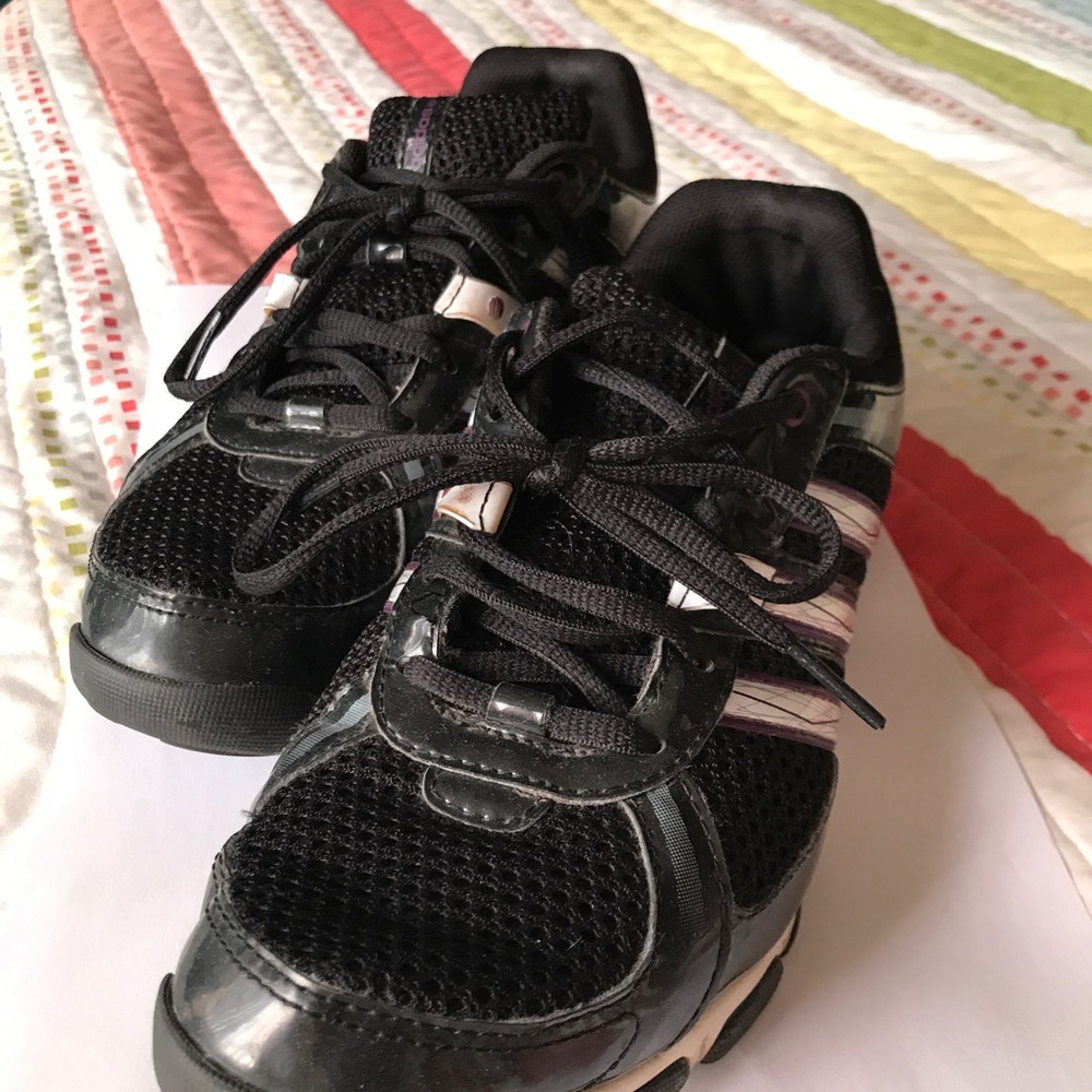 Adidas 3-D cushion running shoe