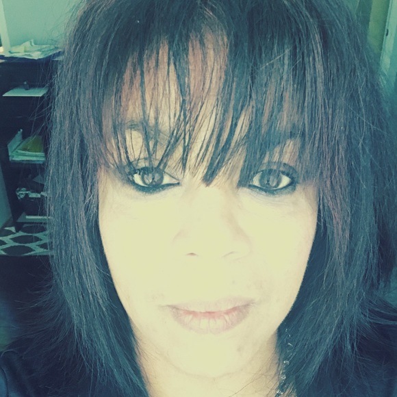 Meet your Posher, Miriam - Picture 2 of 3