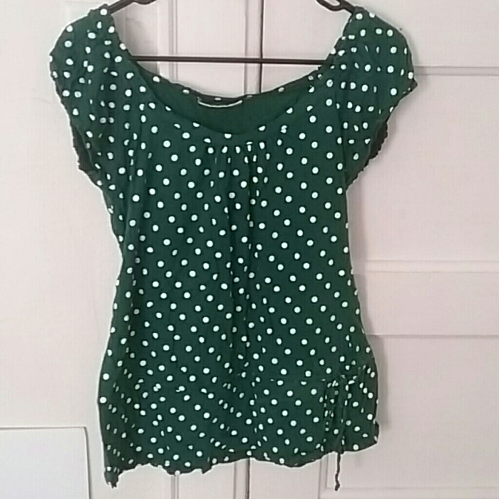 🌻BOGO ITEM🌻Polka dot top