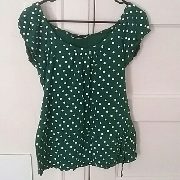 🌻BOGO ITEM🌻Polka dot top - Picture 1 of 1
