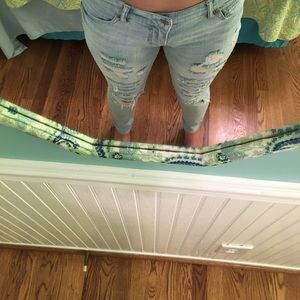 Low rise ripped skinny jeans