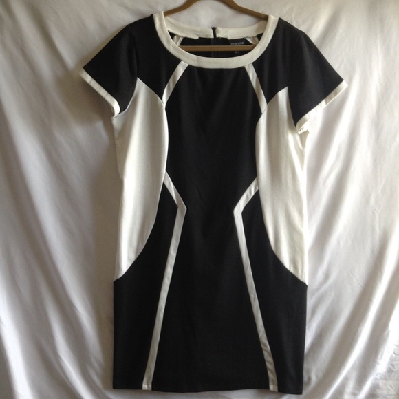 Voir Voir Dresses & Skirts - Voir Voir Black & White Geometric Dress