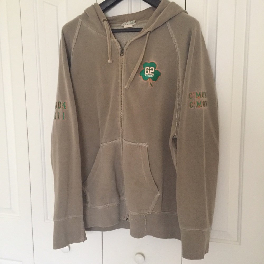 🍀official hoodie from the TV show rescue me☘️🍀☘️