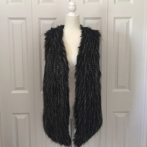 🆕 Black and Grey Faux Fur Vest