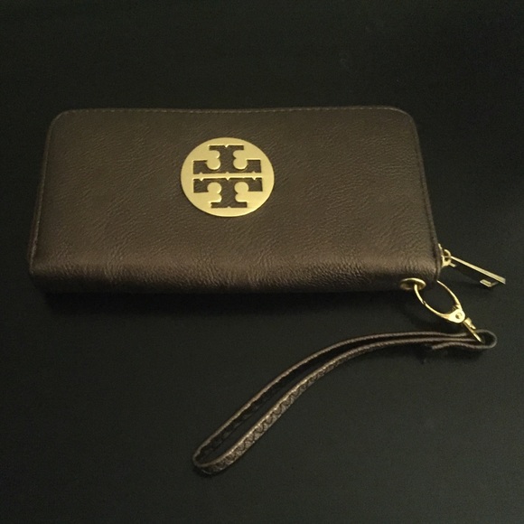 Authentic Tory Burch wallet - Picture 1 of 4