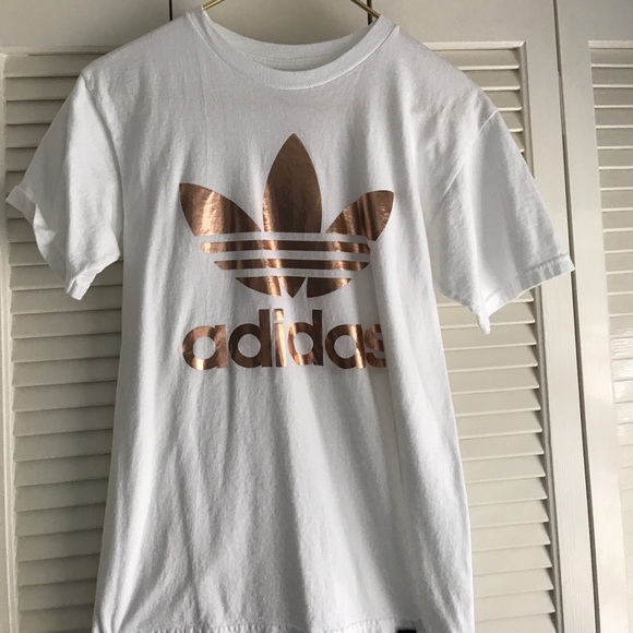adidas Tops - Brand new adidas tee!!