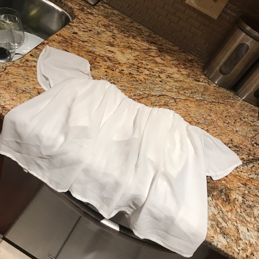 White off the shoulder flowy crop top