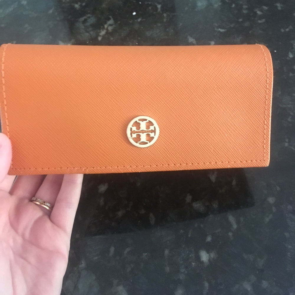 Tory burch sunglasses case