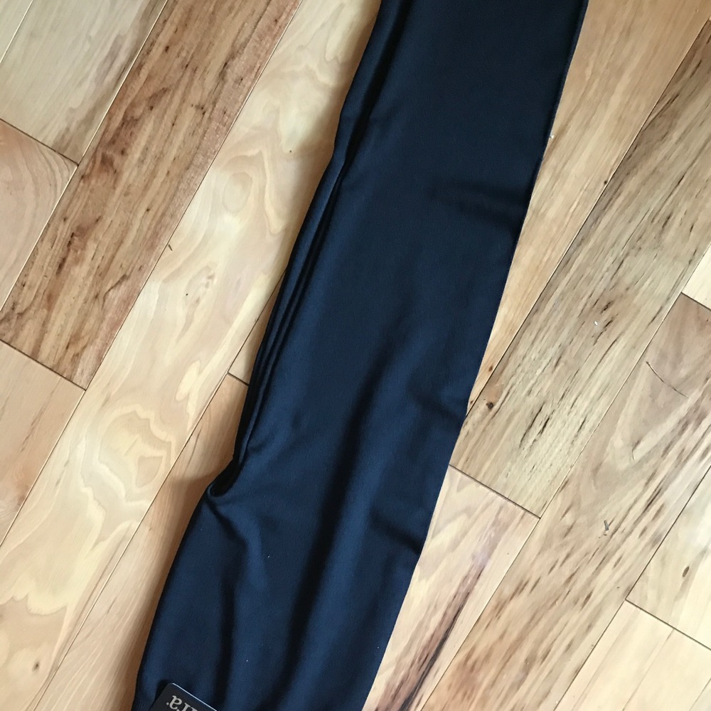 Womens Black seamless capris