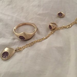 Woman's jewelry