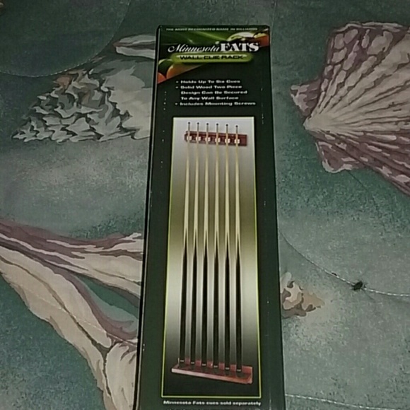 Wall cue rack for pool table - Picture 1 of 2
